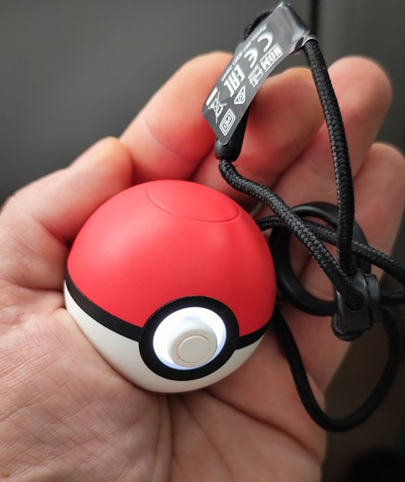 Pachet Poke Ball Plus + Pokemon Let's go Pikachu + Figurina originala