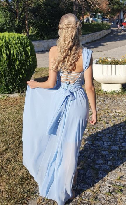 Продавам официална рокля