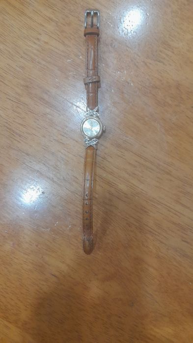 Продам золотые часы