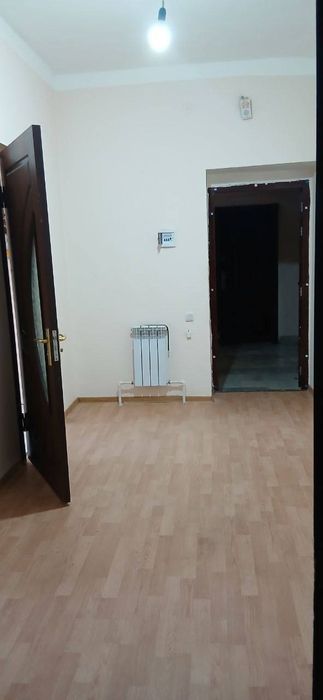 Qarshi shahrida Aeroportdagi 1 xonali yangi dom sotiladi