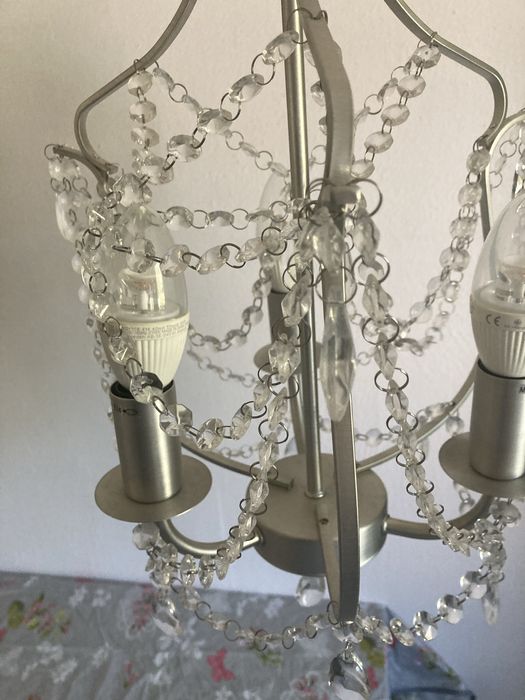 Candelabru cu cristale de sticla aproape nou