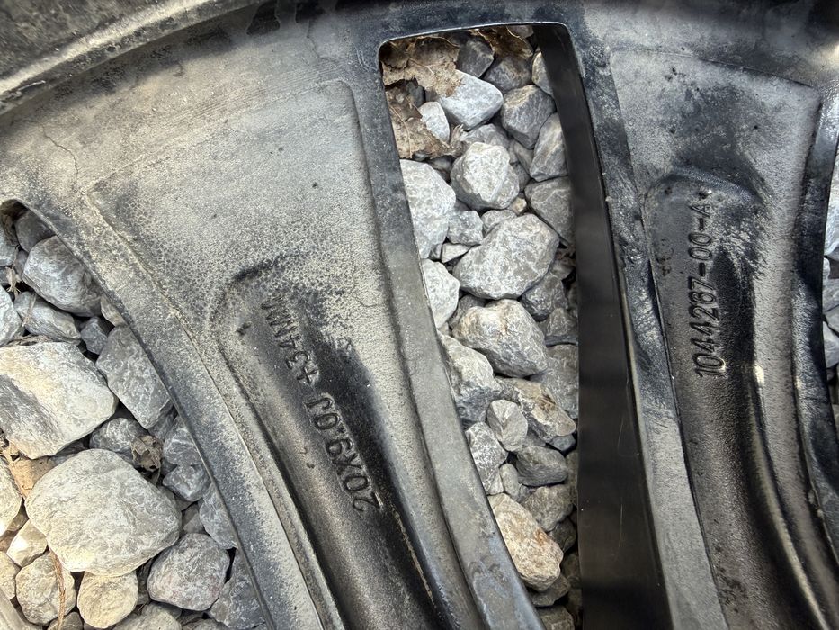 Джанти Tesla Model 3