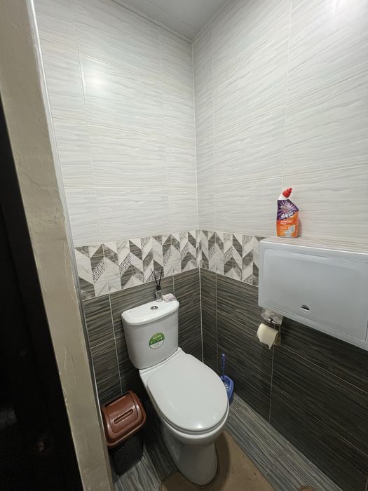 Продается 3 комнатная квартира  1 этаж  2 этажного дома