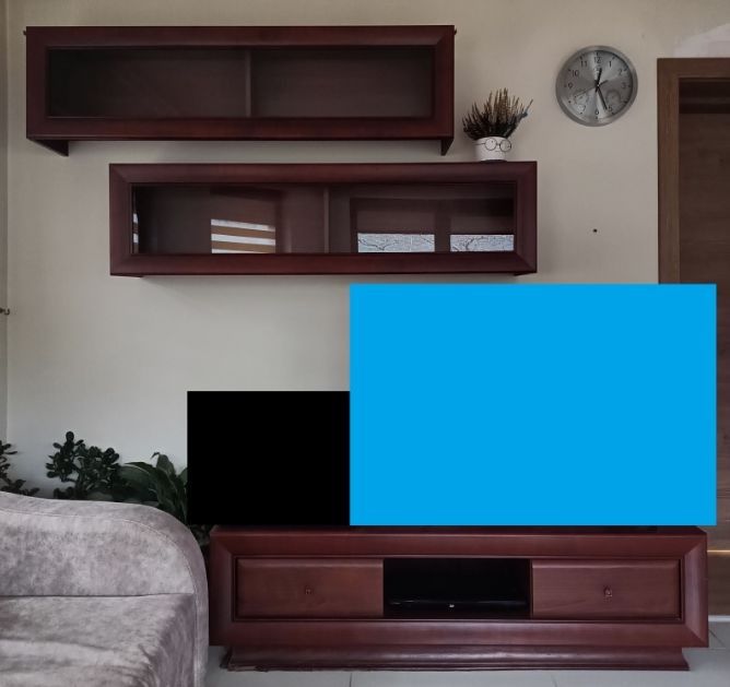 Продавам секция.