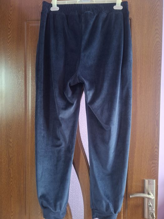 Vând Trening Damă Catifea Mărimea XXL