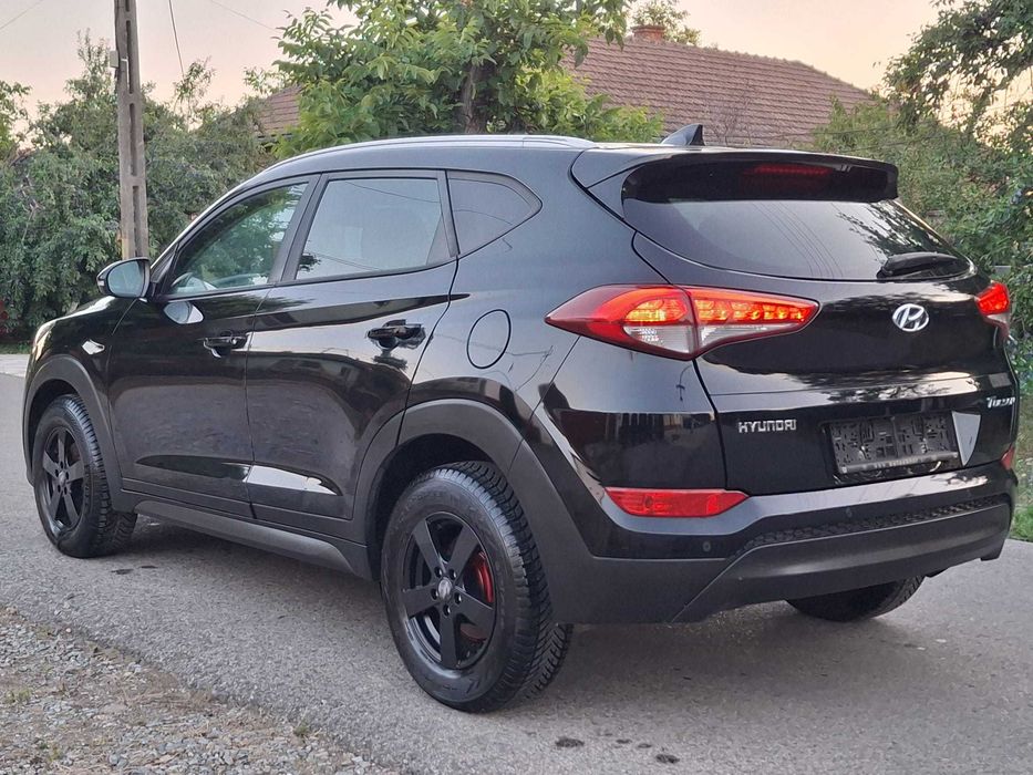 HYUNDAI TUCSON - 1.7 CRDi Automat / LED / NAVI / Climatronic / Volan incalzit