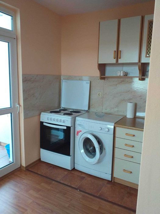 Дава се под наем Двустаен апартамент в Бургас, Възраждане - 40 кв.м за 300 € - Снимка #2