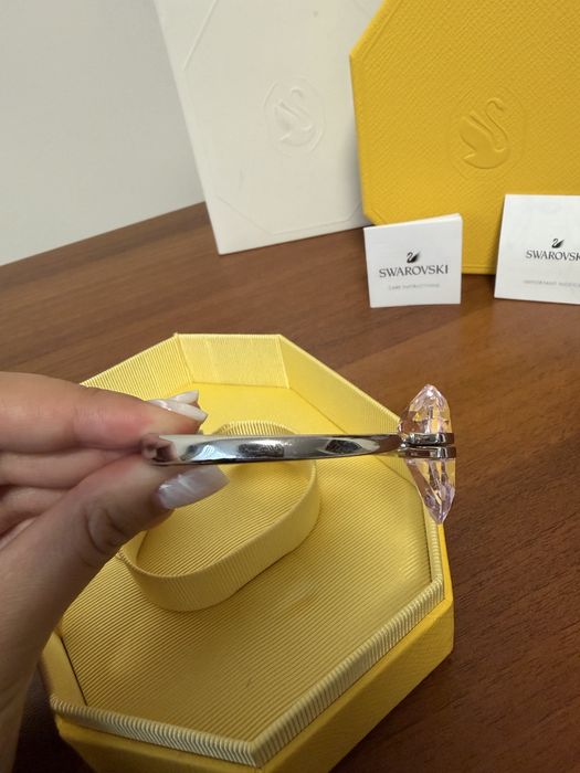 Оригинална твърда гривна Swarovski