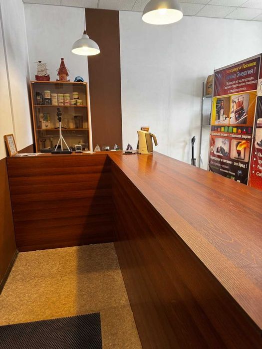 Ресепшн - стойка администратора.