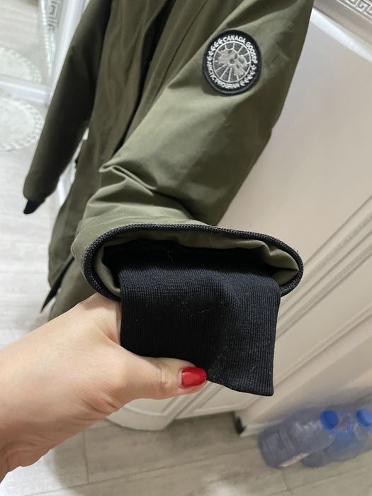 Пуховик Canada Goose