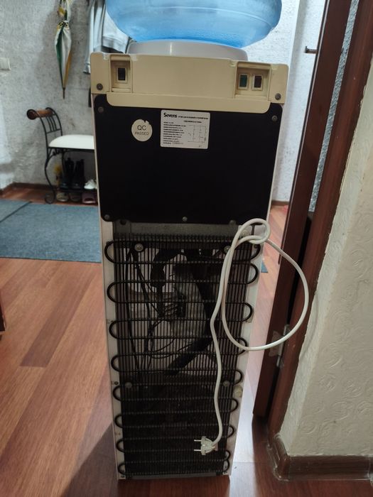 Диспенсер для воды  SEVENS