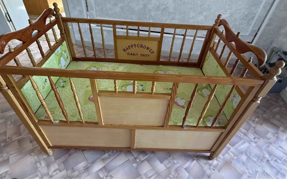 Продаётся детский кровать с тумбой