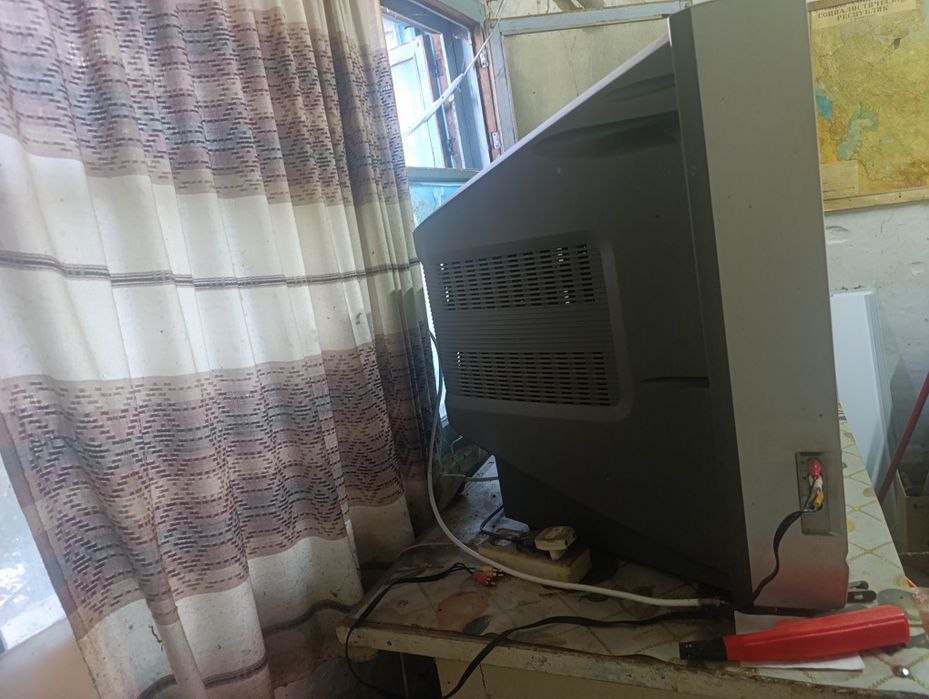 Телевизор старый