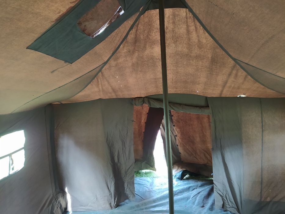 Военна палатка офицерска ( военен , военна , военни , войнишки , армей