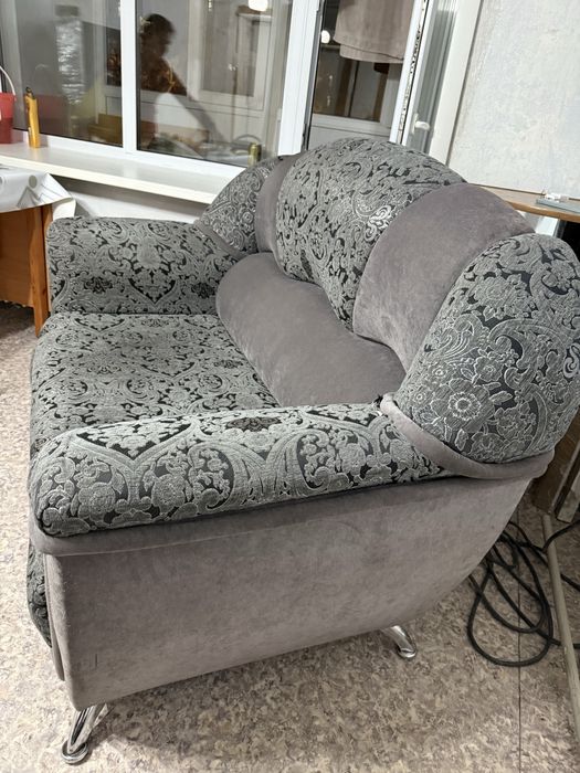 Отдам даром диван расклодной