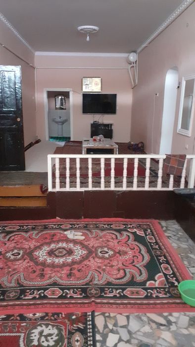 Жер уй сатылады.