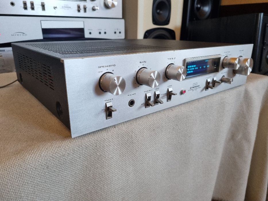 Pioneer SA - 710. Blu Line , 65 watts/canal. Perfecta stare.