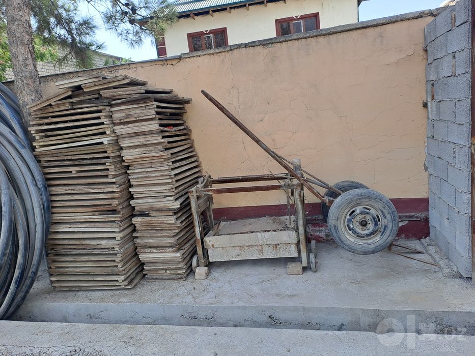 Blok g‘isht quyish aparati