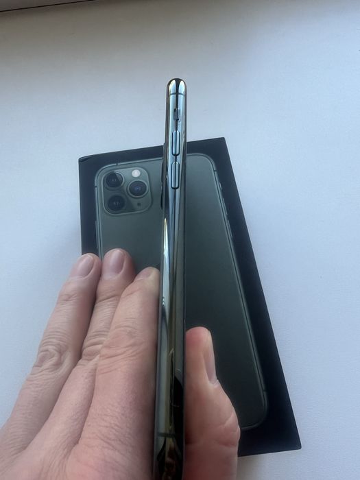 iPhone 11 pro 64GB Midnight Green
