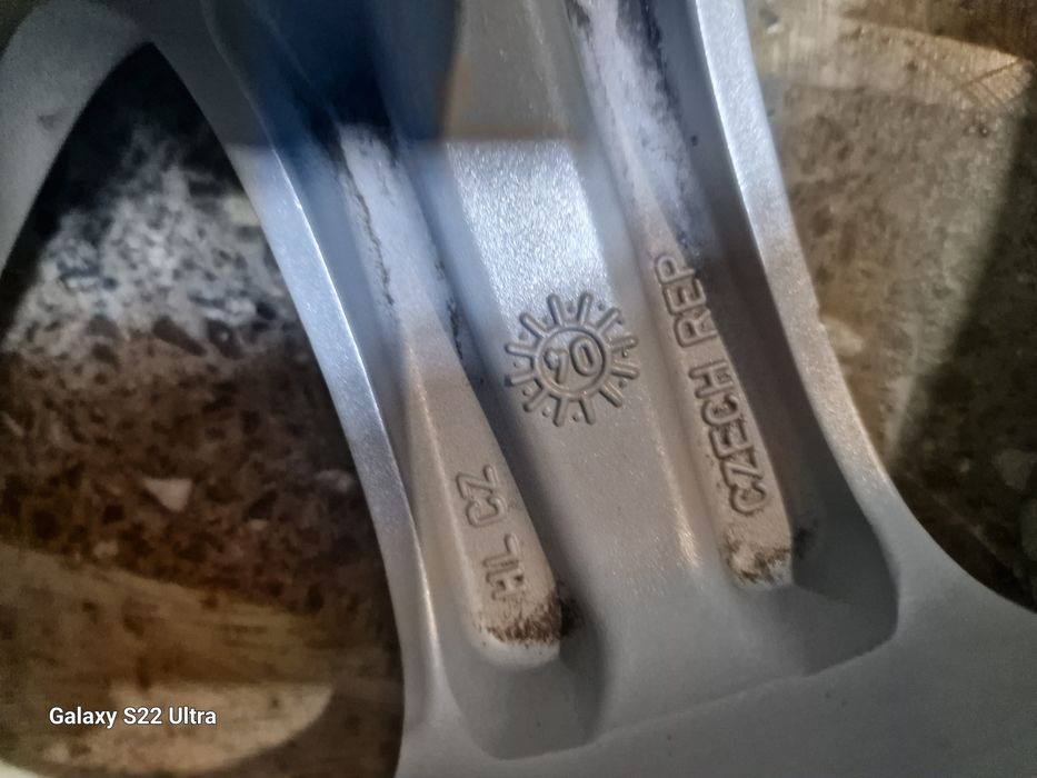 Mitsubishi 16 Volvo S40  4x114.3 67.1 Оригинални Замъка Ямбол