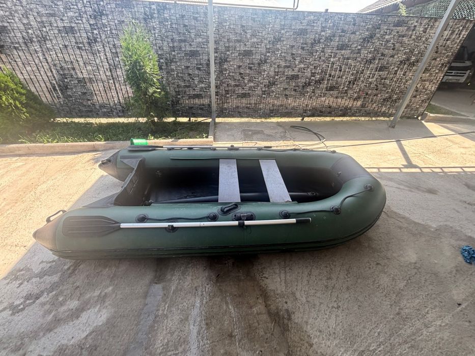 Продам лодку ривьера 3200