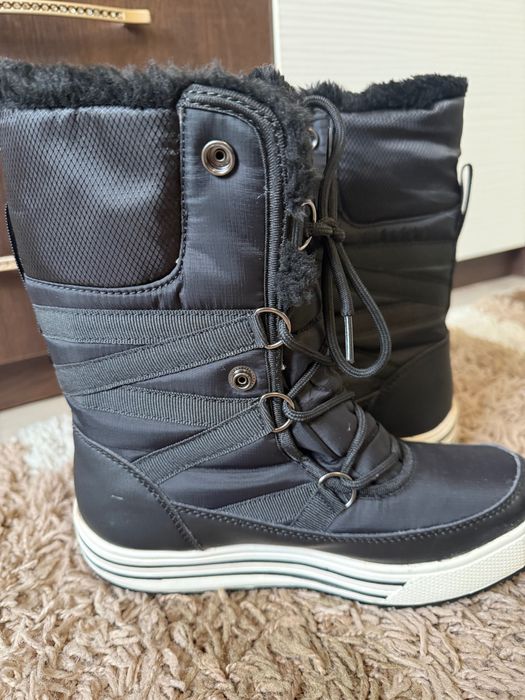 Априлски Wallmaxx