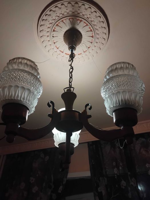 Полилей от дърво и месинг.