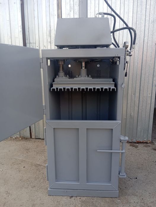 Пресс гидравлический для вторсырья