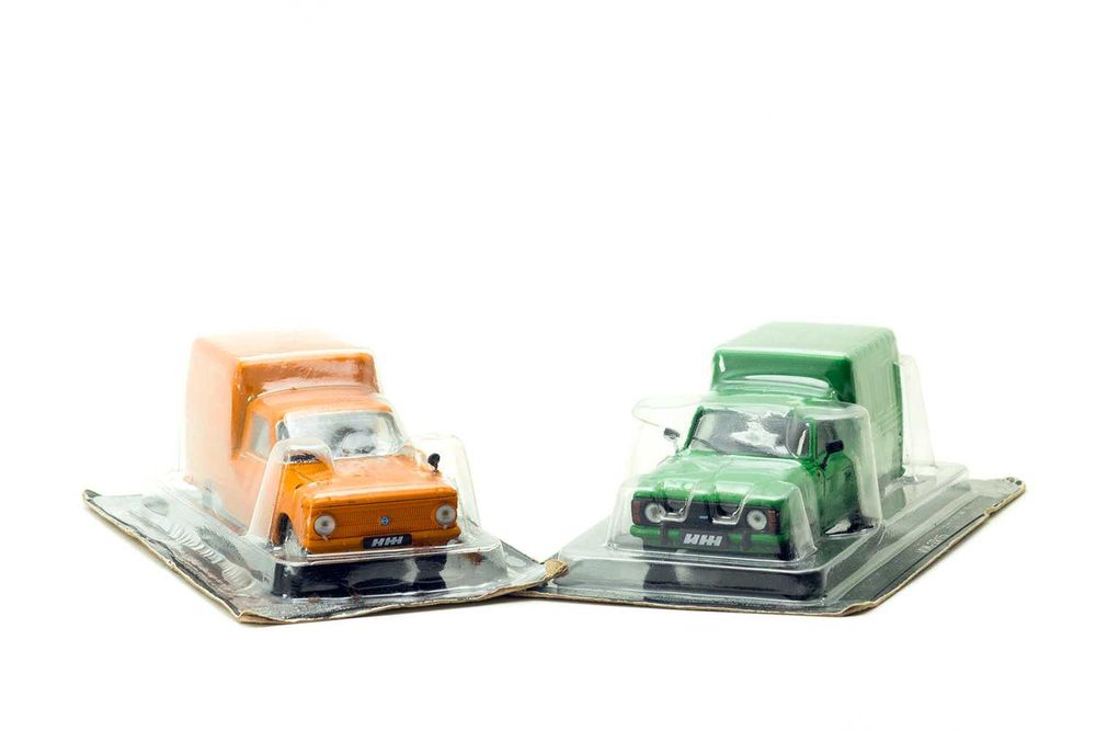 Игрушечные модели машин Москвич-403, Москвич-2734, ИЖ-2715, ДеАгостини