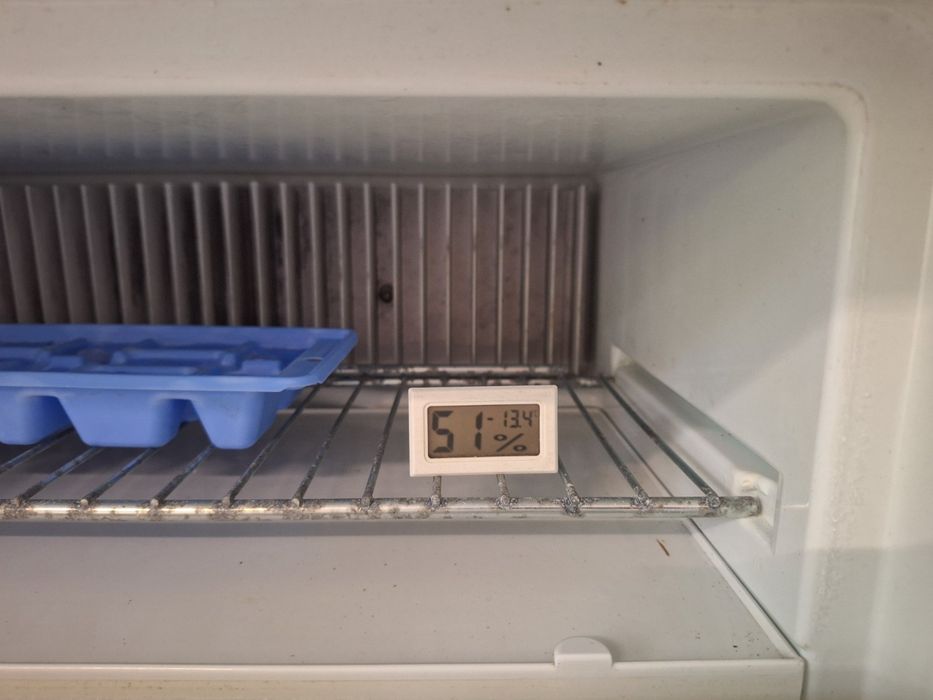 Хладилник  Dometic за кемпер/ каравана на газ, 12 V  и 220 V