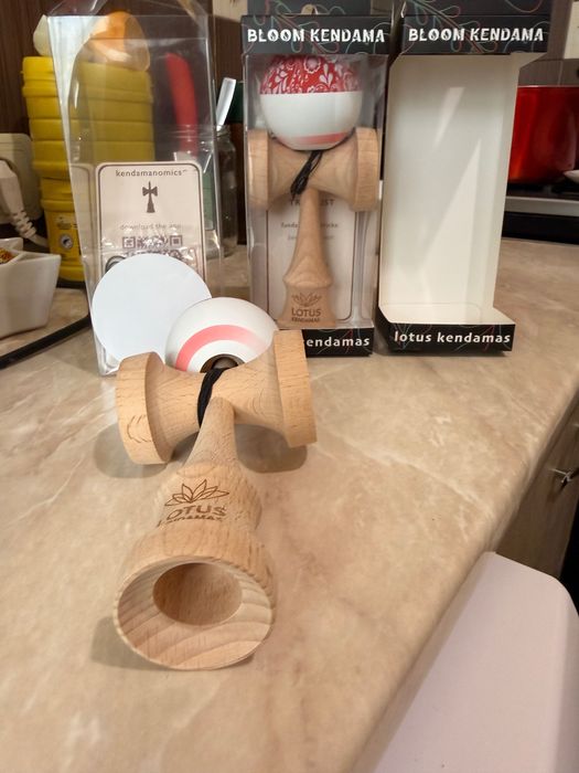 Kendama Lotus cu antiskid v2