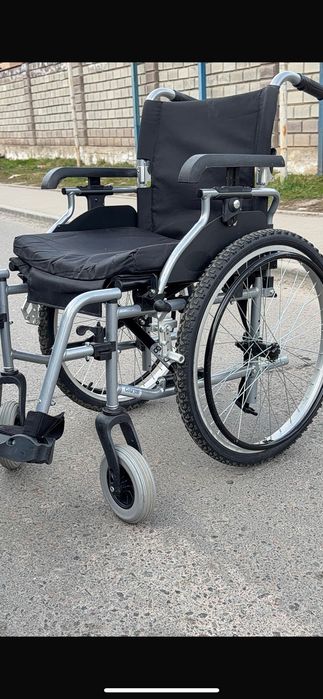 Продам инвалидную коляску