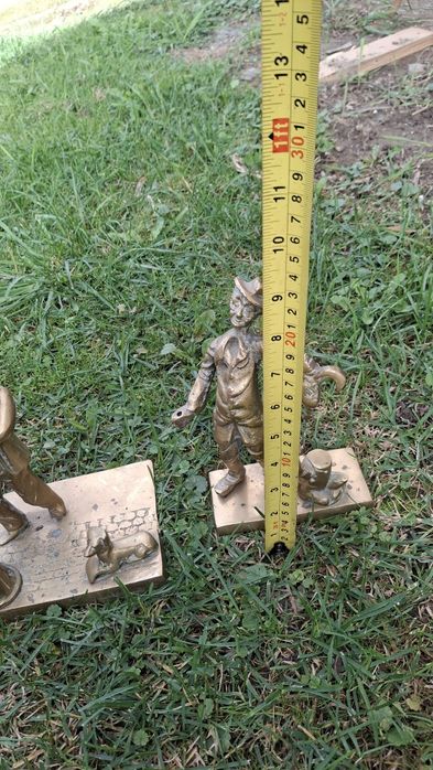 Vând doua statuete din bronz