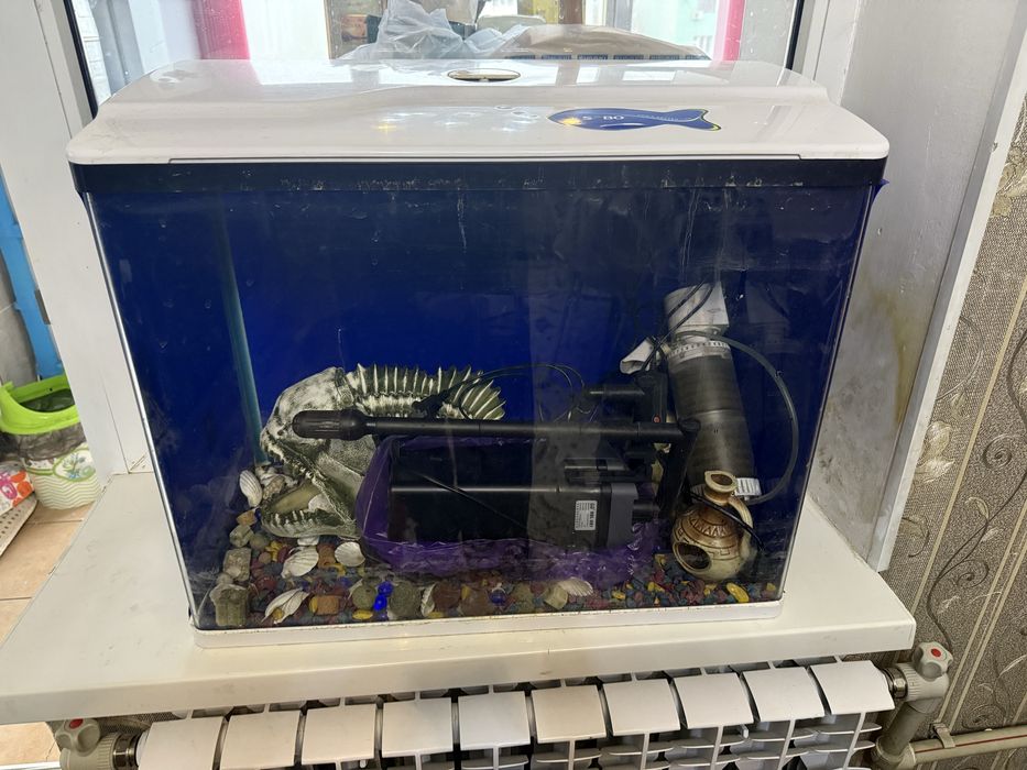 Продам аквариум на 70 литров