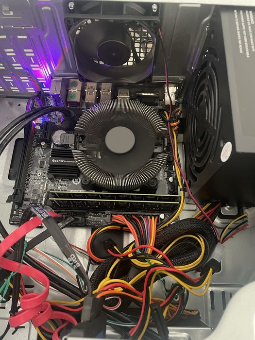 Продам срочно компьютер intel Core i3-4160