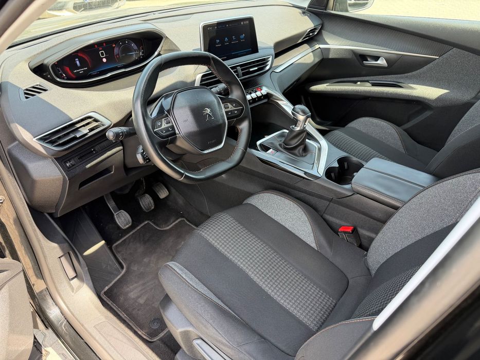 Peugeot 5008 GARANTIE, 7 locuri, 1.6 diesel, Navigatie, front / lane assist