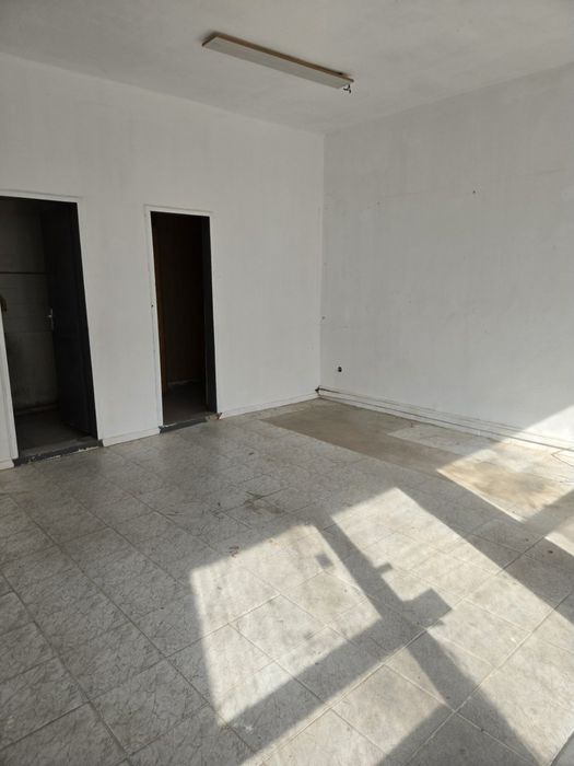 Дава се под наем Офис в Варна, м-т Кочмар - 35 кв.м за 408 € - Снимка #3