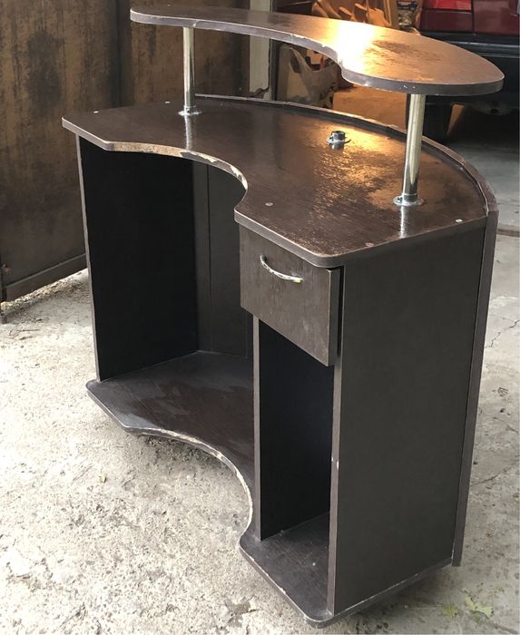 Ресепшен б/у в хорошем состоянии