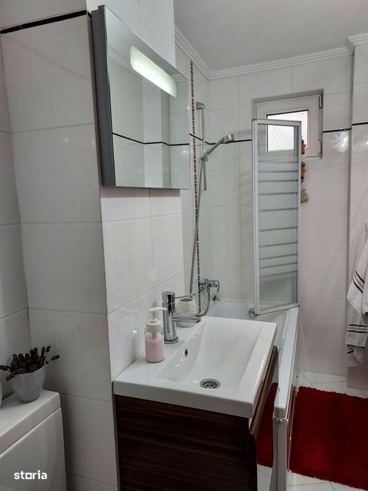 Zona Liceului Sportiv - apartament cu 2 camere, parter
