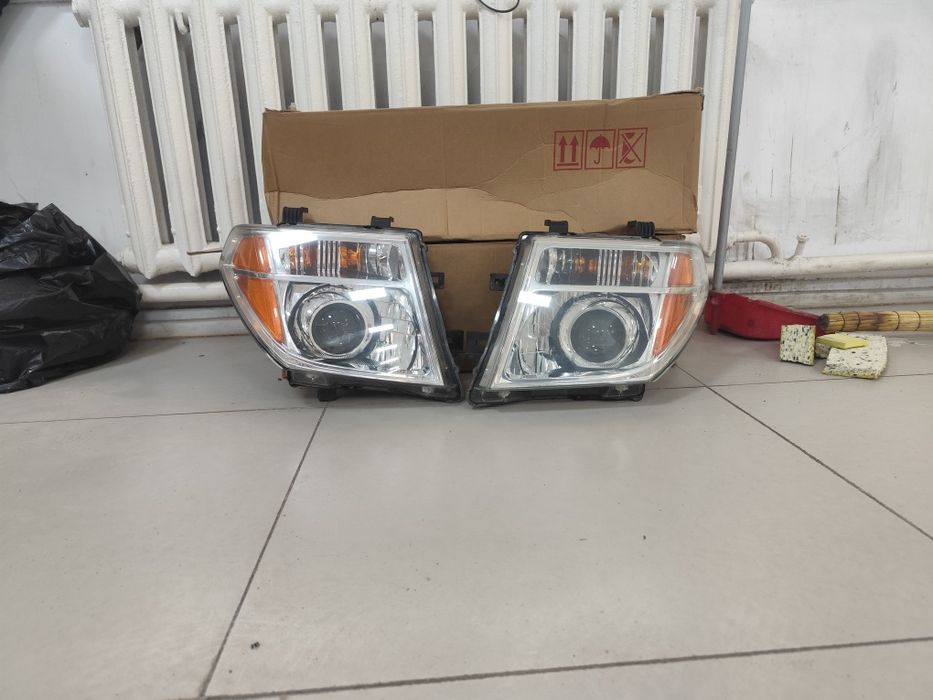 Фары на Nissan Pathfinder