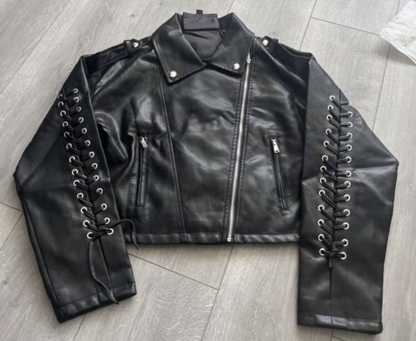 Кожено яке с панделки черно