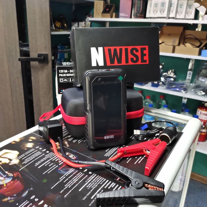 Зарядно-Пусковое устройтво пусковое бустер powerbank