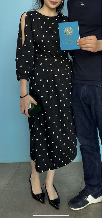 Продам платье футляр в горошек