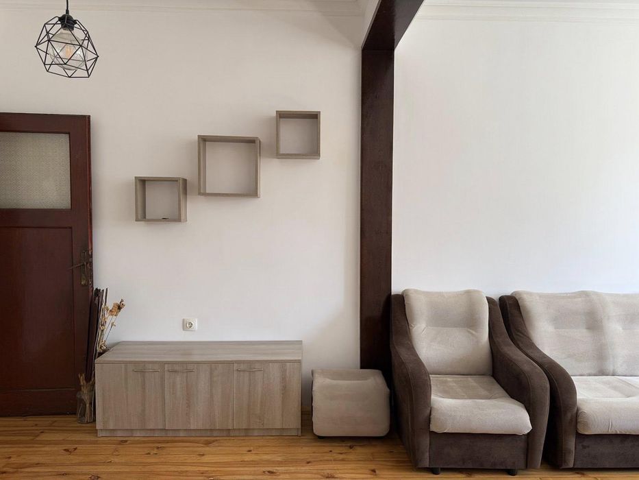 Дава се под наем Двустаен апартамент в София, Център - 75 кв.м за 700 € - Снимка #2