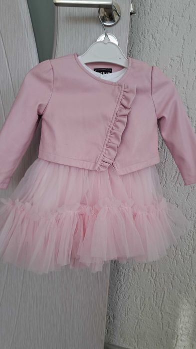 Детски рокли и маратонки