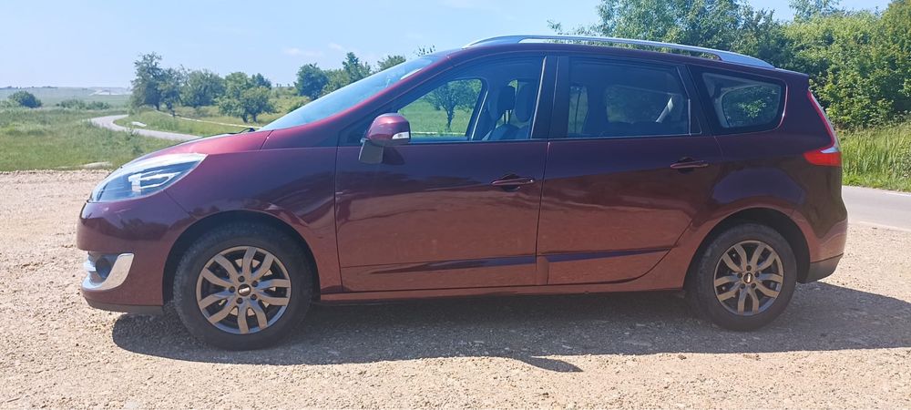 Vând Renault Grand Scenic