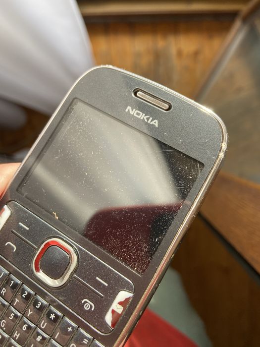 Телефон Nokia Asha 302