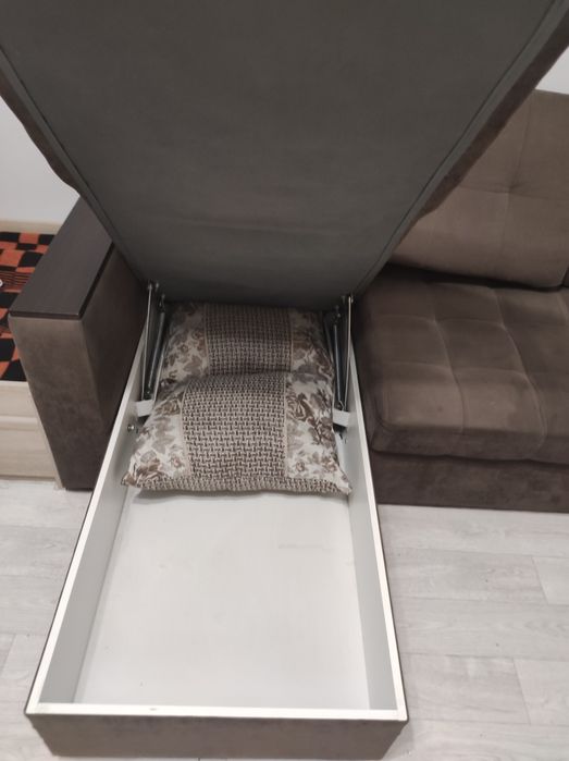 Продам диван угловой