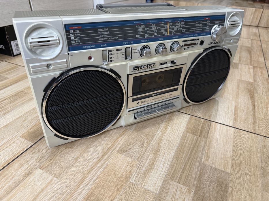 Sharp GF 5757 impecabil