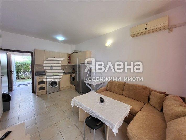 Продава се Тристаен апартамент в к.к. Слънчев бряг - 50 кв.м за 1320 €/кв.м - Снимка #2